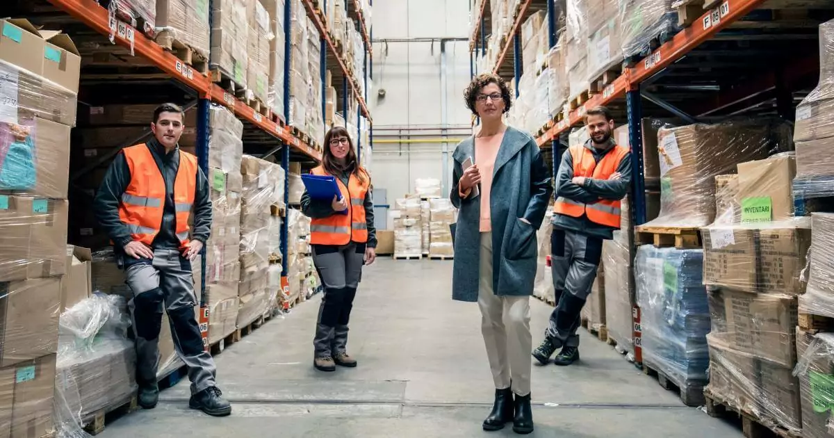 distribution center staffing